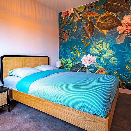 Les Suites Du Palais Des Expositions Перпинян Екстериор снимка