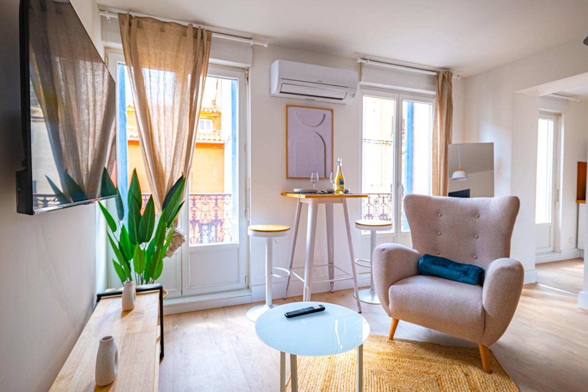 Les Suites Du Palais Des Expositions Перпинян Екстериор снимка