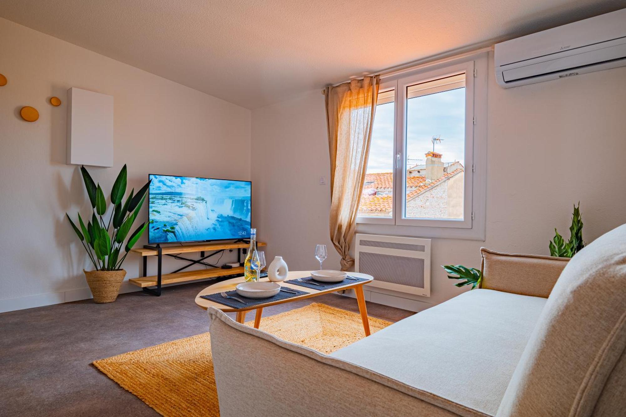 Les Suites Du Palais Des Expositions Перпинян Екстериор снимка