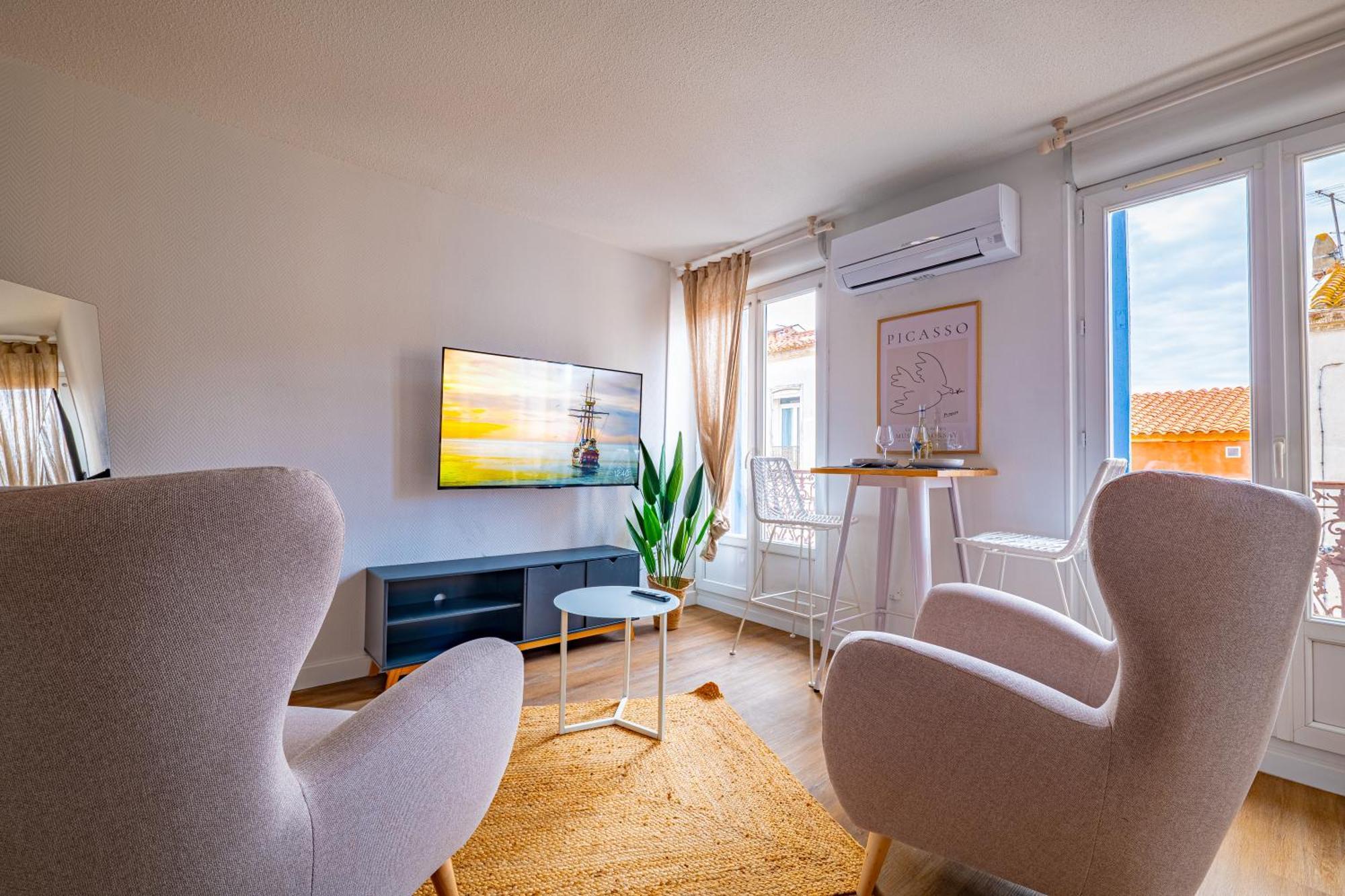 Les Suites Du Palais Des Expositions Перпинян Екстериор снимка