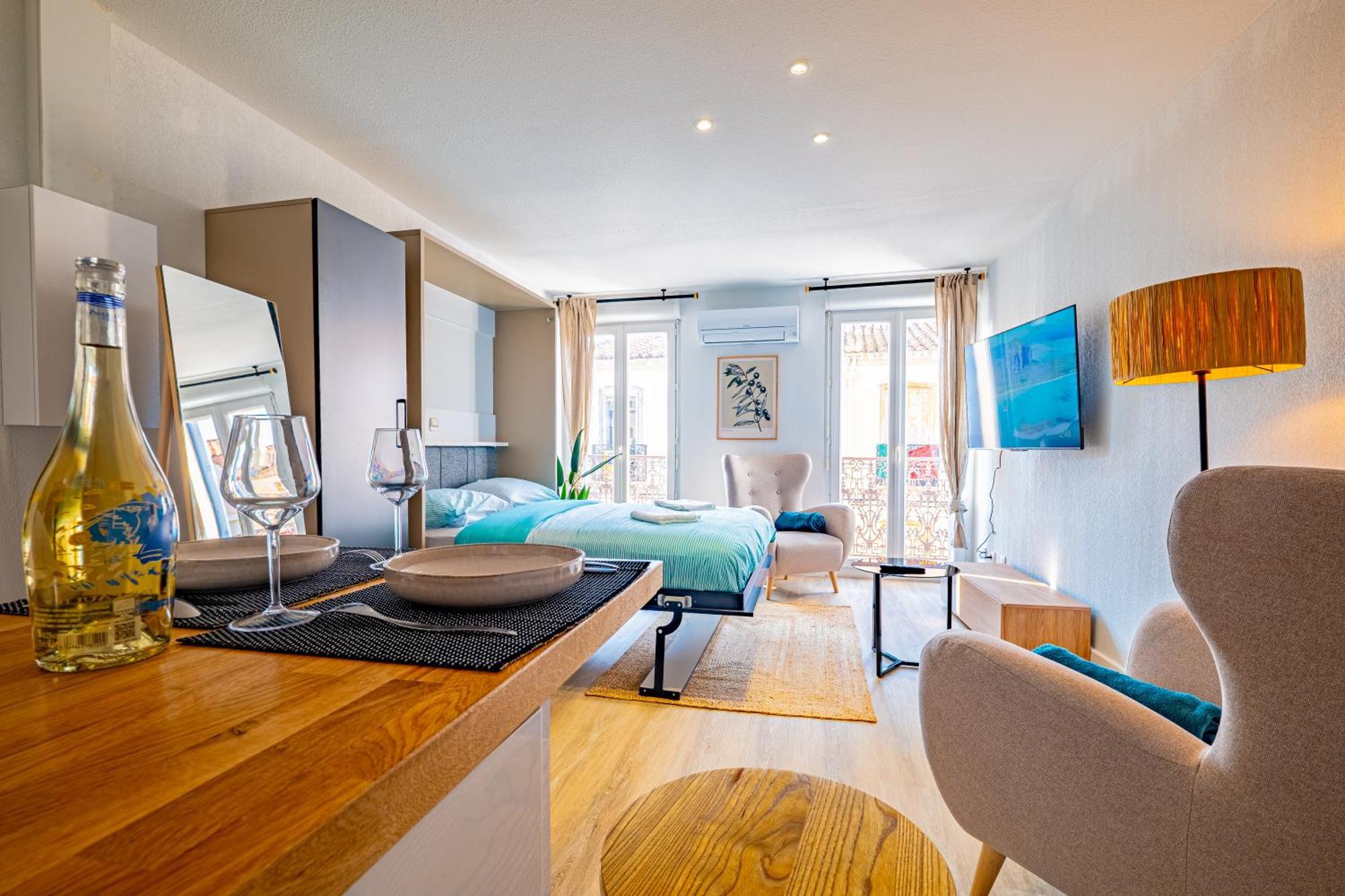 Les Suites Du Palais Des Expositions Перпинян Екстериор снимка